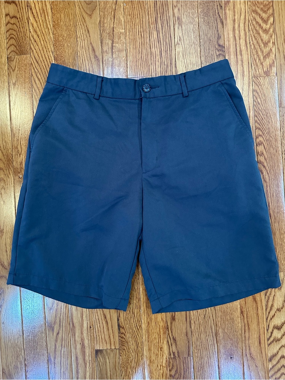 Greg Norman gray flat front shorts men’s size 33 EUC